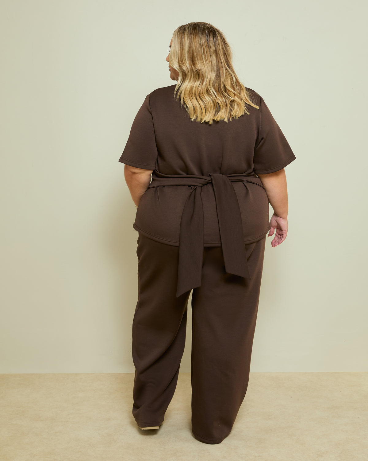 STRUCTURED TIE FRONT T-SHIRT- CHOCOLATE