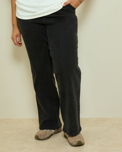 COMFORT STRETCH TWIST SEAM JEANS- WASHED BLACK