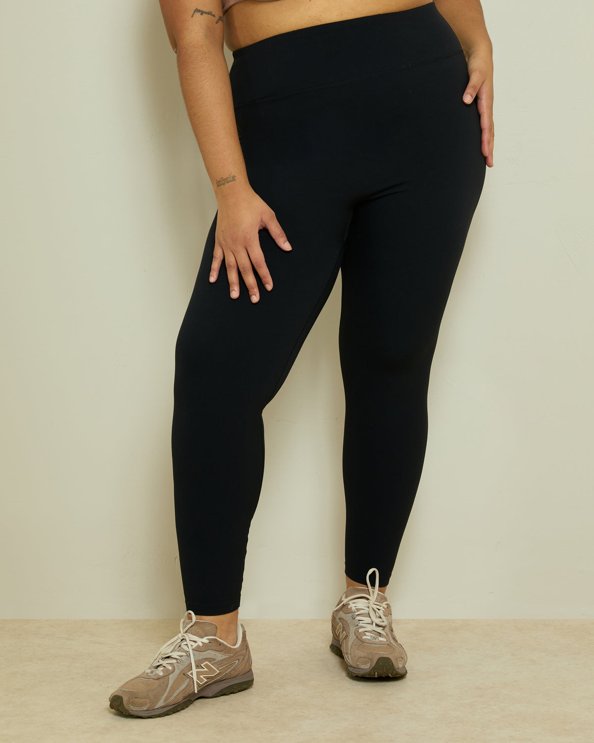 SOFT STAPLE HIGH WAIST LEGGINGS - CLASSIC BLACK