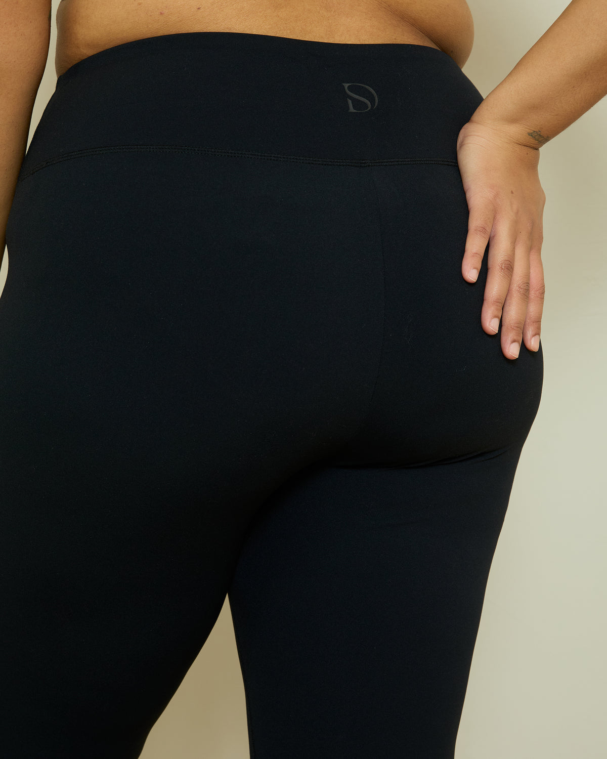 SOFT STAPLE HIGH WAIST LEGGINGS - CLASSIC BLACK